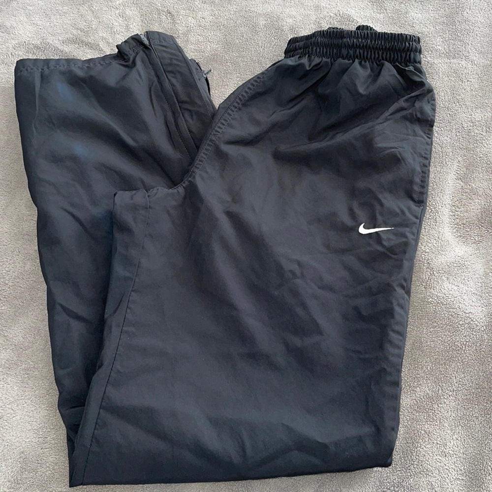 LN men’s small Nike track pants